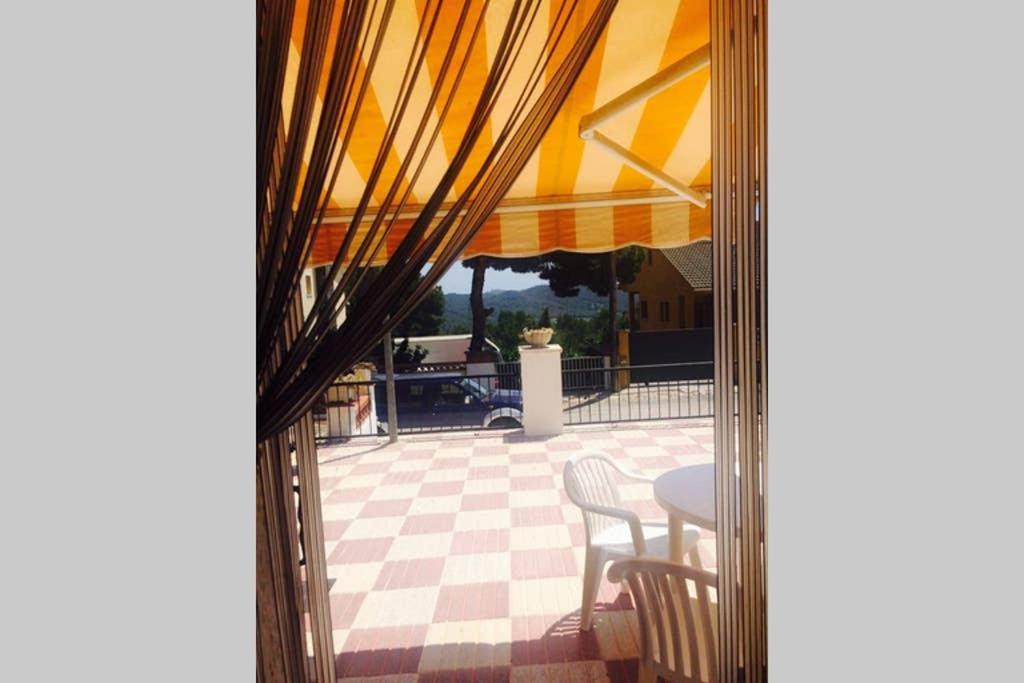 Apartamento entre la playa y la montaña Calafell Exterior foto