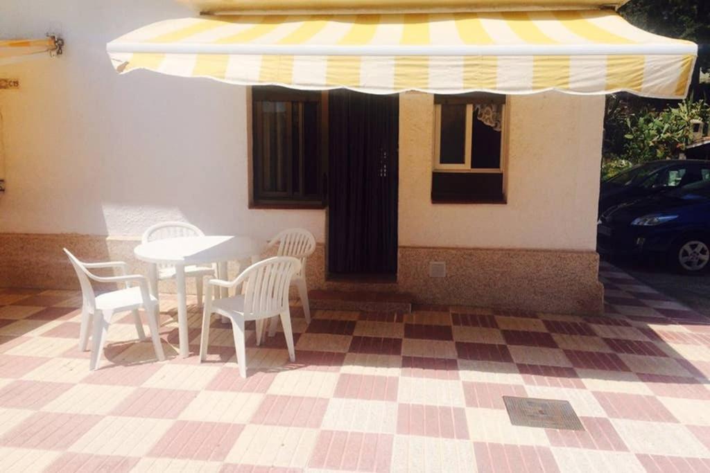 Apartamento entre la playa y la montaña Calafell Exterior foto