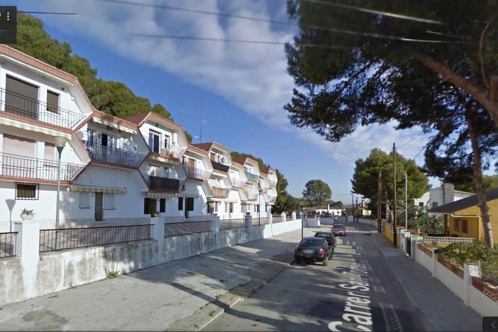 Apartamento entre la playa y la montaña Calafell Exterior foto